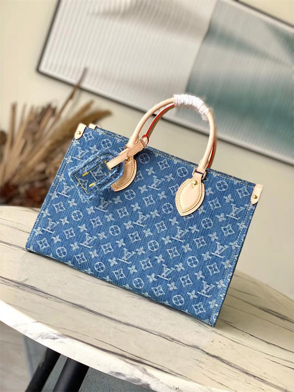  shopper bag interior and compartment view