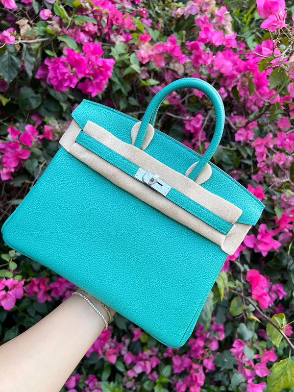 Interior view of sculpted premium bag