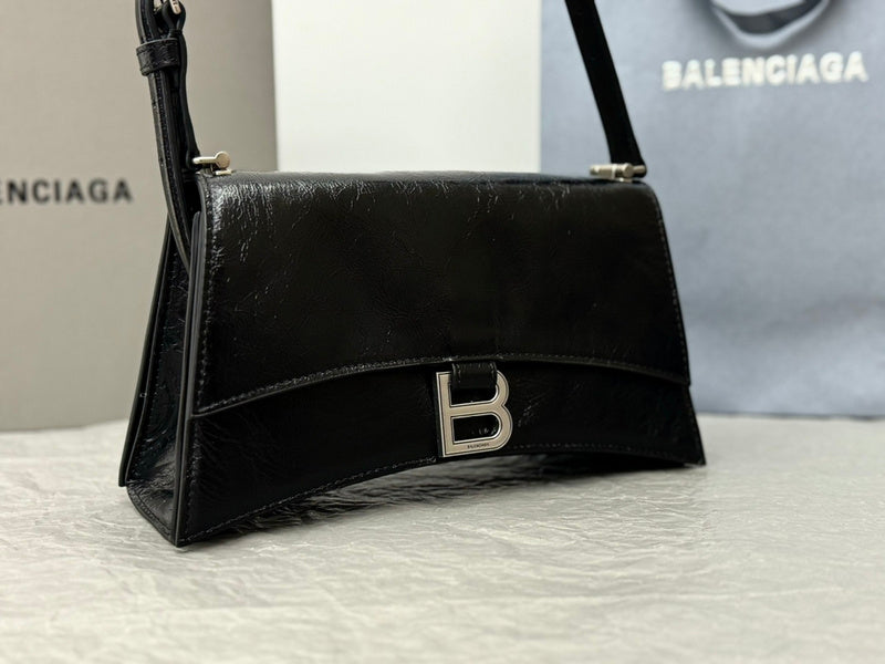 Zivas Charm Versatile Design Statement Handbag (Versatile Style Statement) – Full Silhouette