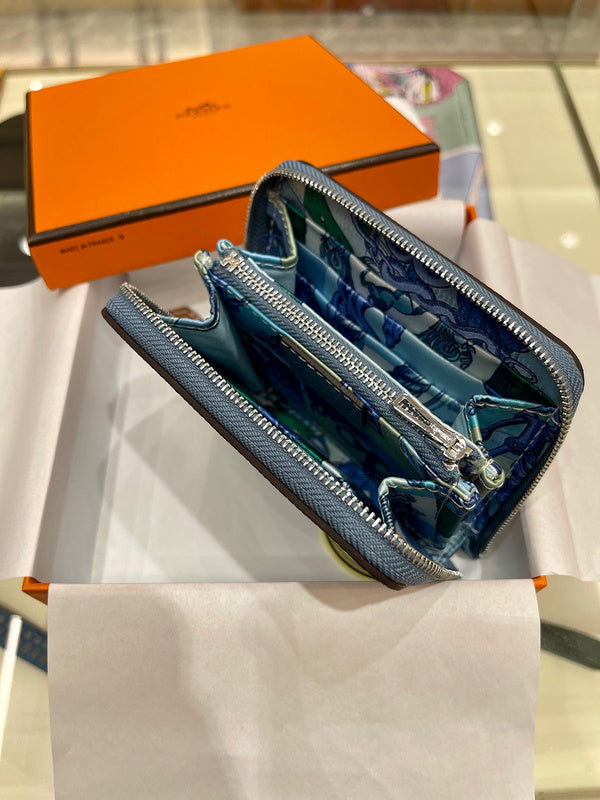 Interior view of fluid premium bag