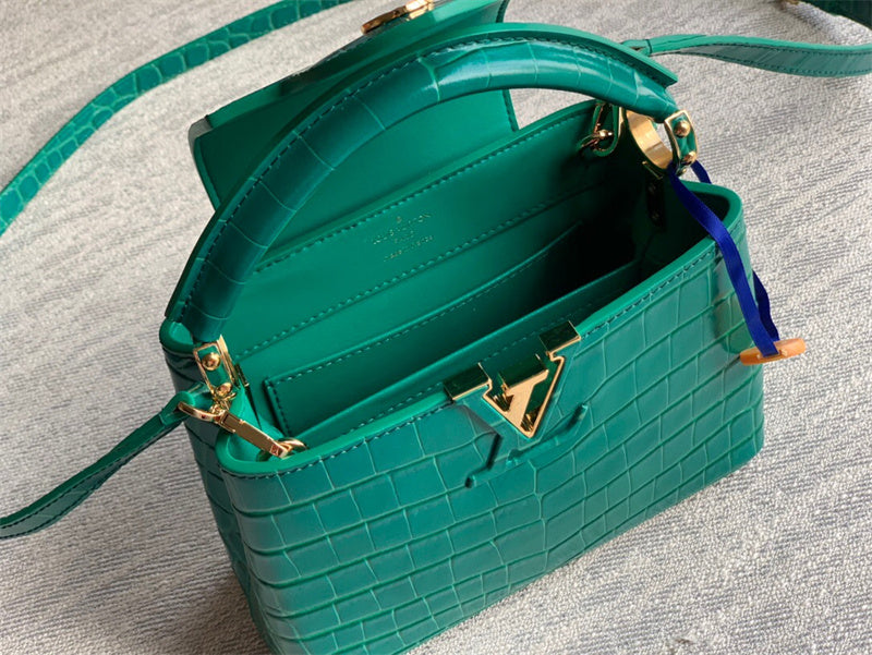  smart shopper bag detail view showing craftsmanship