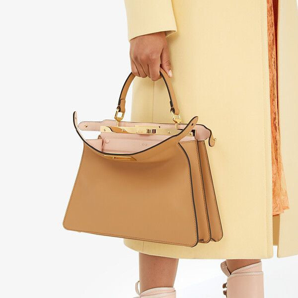Ziva's Charm handbag – detail view (Standard Size)