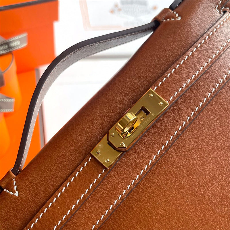 Effortless tote bag front view 7