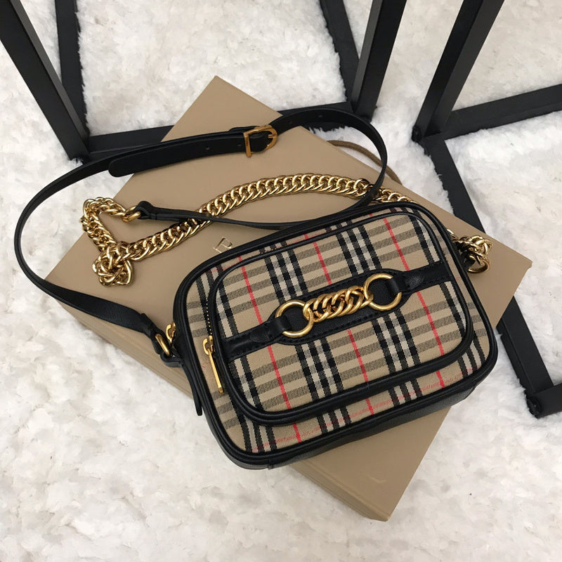 Ziva's Charm handbag – detail view (one versatile size)