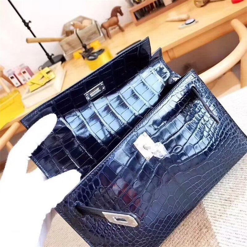  modern shoulder bag detail view showing craftsmanship 32
