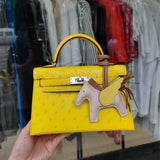  Understated top-handle bag front view 7