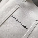 Polished Premium PU Leather Handbag - Versatile Everyday Design | Women's Luxury Handbag #957 - hardware and detail close-up (image 5) of designer-inspired handbag