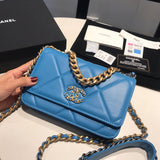 Zivas Charm Modern Minimalist Look Fashion Handbag (Statement-Ready Design) – Close-Up Detail