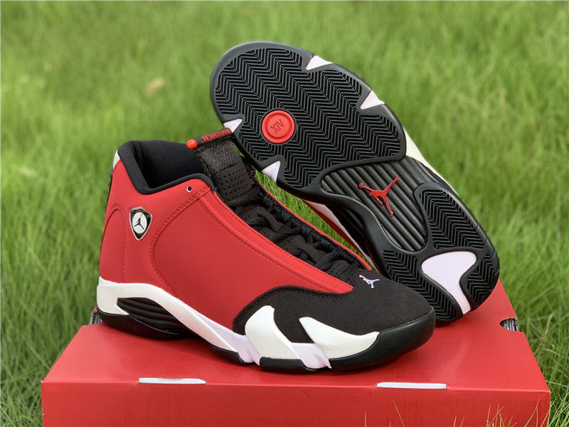 Nike Men's & Women's Premium Casual Sneakers — Style 100 detail view