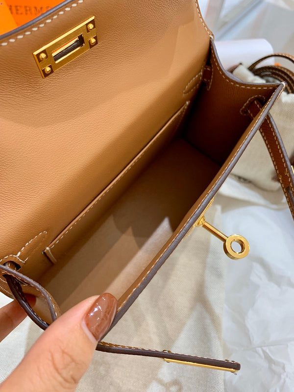 Graceful bag shown from front angle
