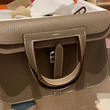  shopper bag close-up of hardware and finish 29