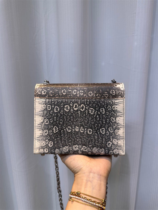  top-handle bag interior and compartment view