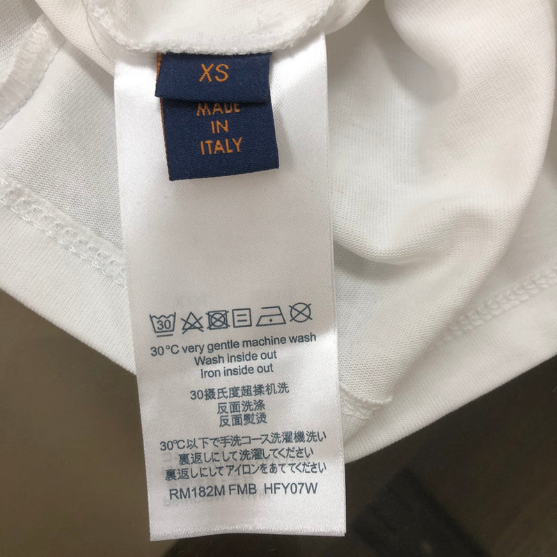 Side profile of Louis Vuitton cotton t-shirt with label-forward styling
