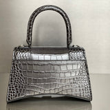 Zivas Charm Classic Sensibility Statement Handbag (Refined Practical Design) – Close-Up Detail