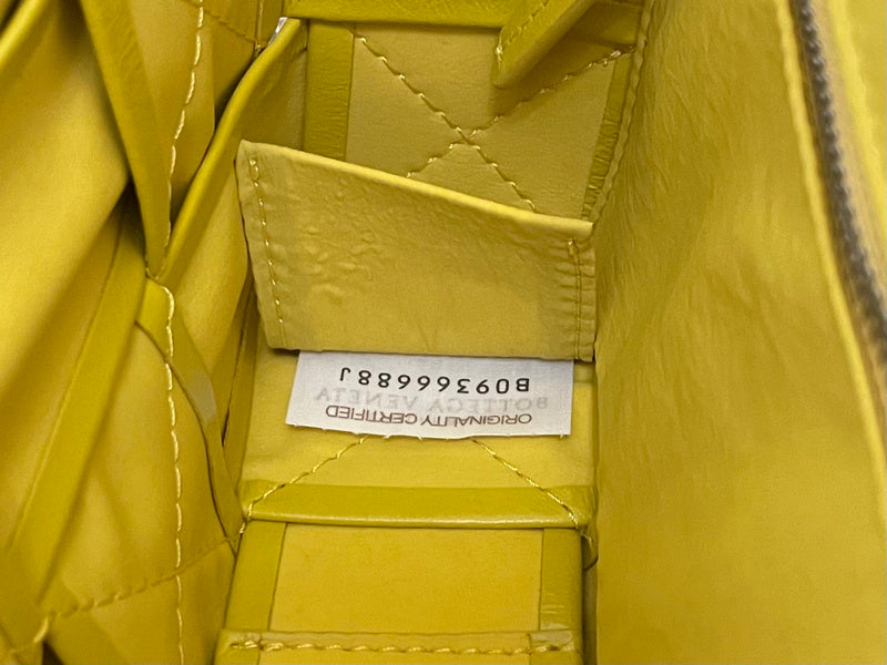 Timeless Faux Leather Handbag - Polished Finish | Women's Premium Handbag #1643 - close-up detail shot (image 3) of designer-inspired handbag