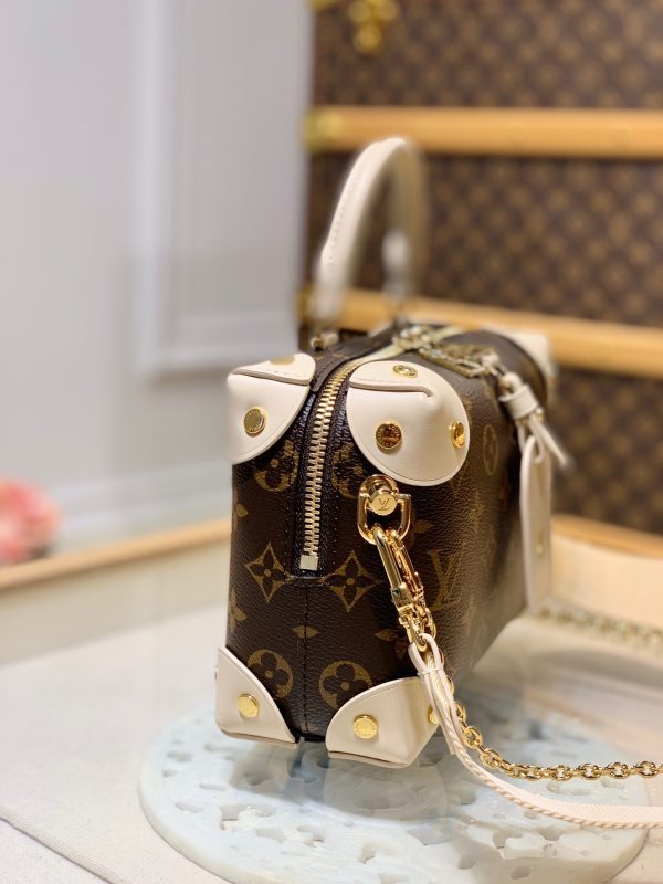 Interior view of everyday-luxe sleek women's handbag – women's everyday handbag