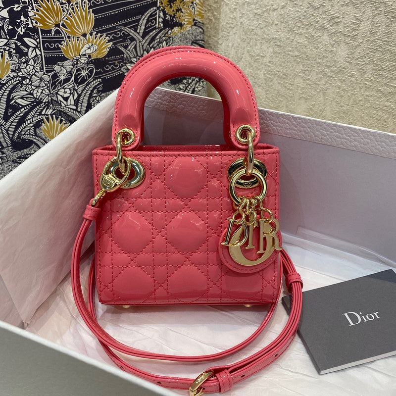 Styled lifestyle shot of everyday-luxe elevated women's handbag – women's everyday handbag