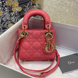 Styled lifestyle shot of everyday-luxe elevated women's handbag – women's everyday handbag