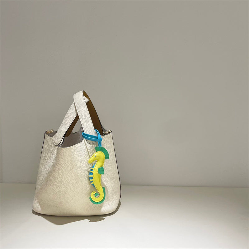  chic everyday bag styled with outfit 24