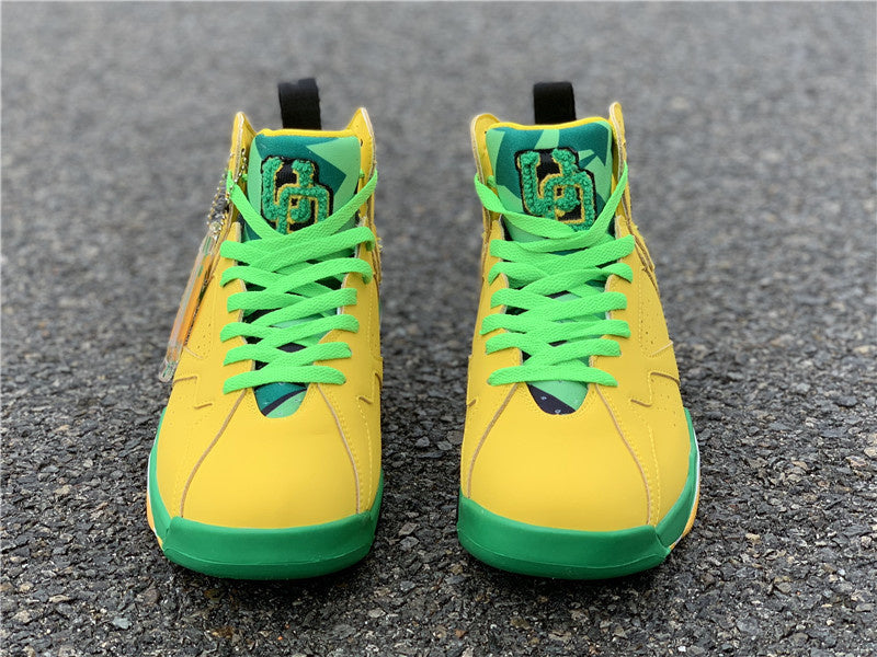 Nike Men's & Women's Designer Lifestyle Shoes — Style 032 back view