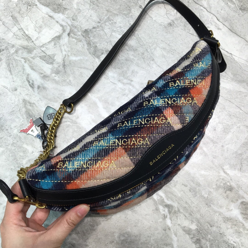 Polished Vegan Leather Handbag - Smooth Faux-Leather Exterior | Women's Luxury Handbag #730 - hardware and detail close-up (image 5) of designer-inspired handbag
