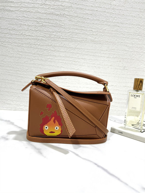 Ziva's Charm handbag – detail view (18cm*11cm*7cm)