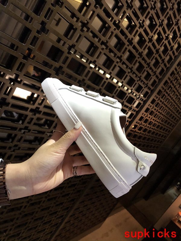 Givenchy shoes Style 077 - top view showing design