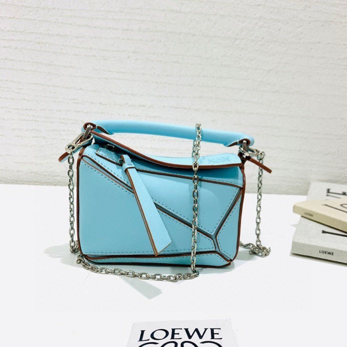Ziva's Charm handbag – product shot (13.5cm*5.5cm*8.5cm)