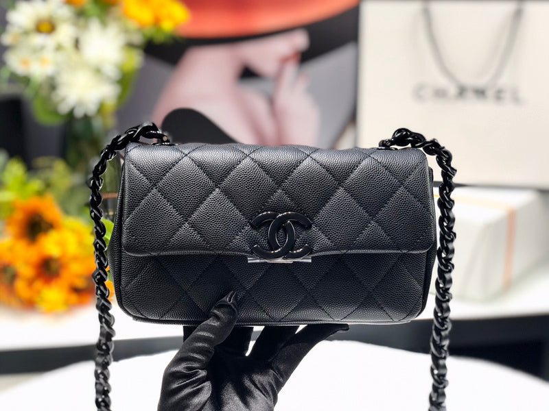  women's handbag, mid design, view 1