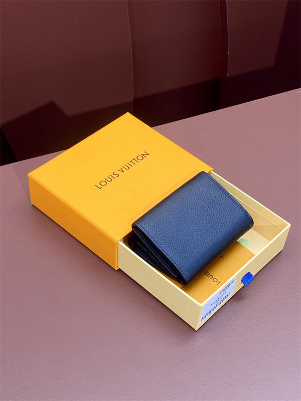  crossbody bag interior and compartment view