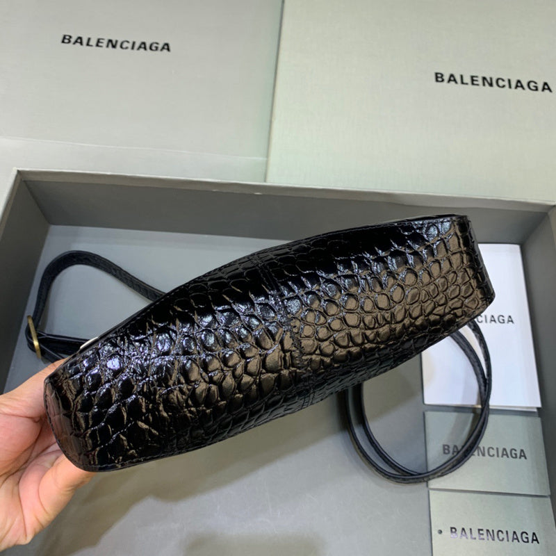 Timeless Premium PU Leather Handbag - Modern Structured Build | Women's Premium Handbag #392 - hardware and detail close-up (image 5) of designer-inspired handbag