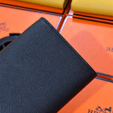 Effortless handbag styled for everyday wear