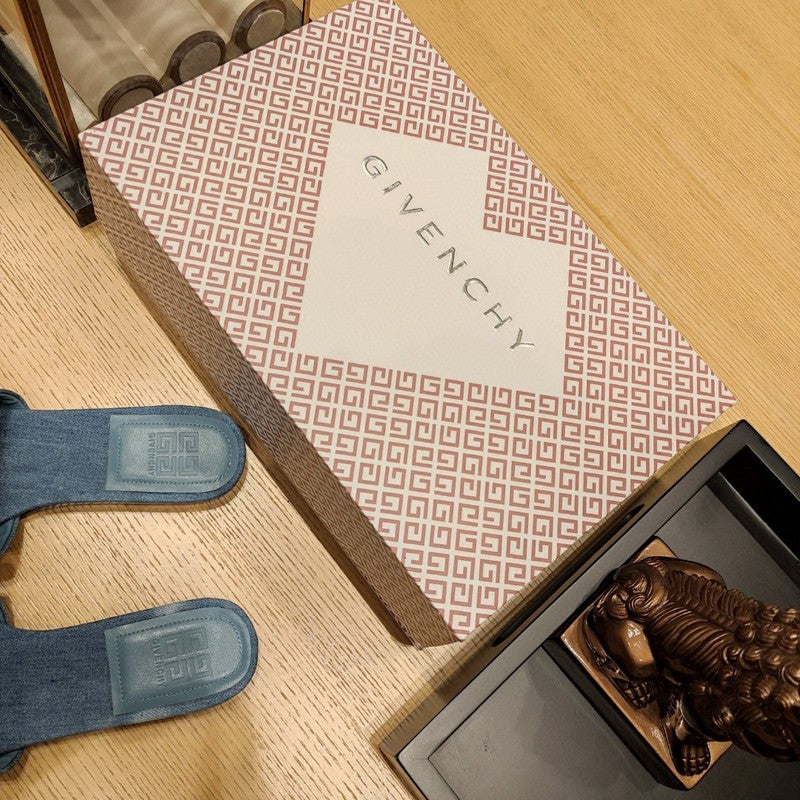 Givenchy shoes Style 145 - sole and craftsmanship detail