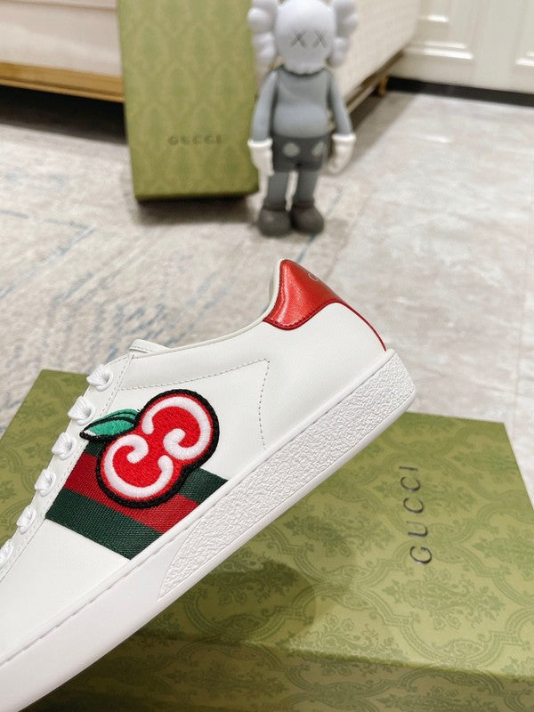 Gucci bold contrast luxury sneakers view 4 sleek tonal finish