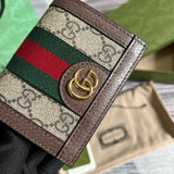Interior view of sculpted premium bag