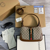 Side profile of refined classic women's handbag – women's designer-style accessory