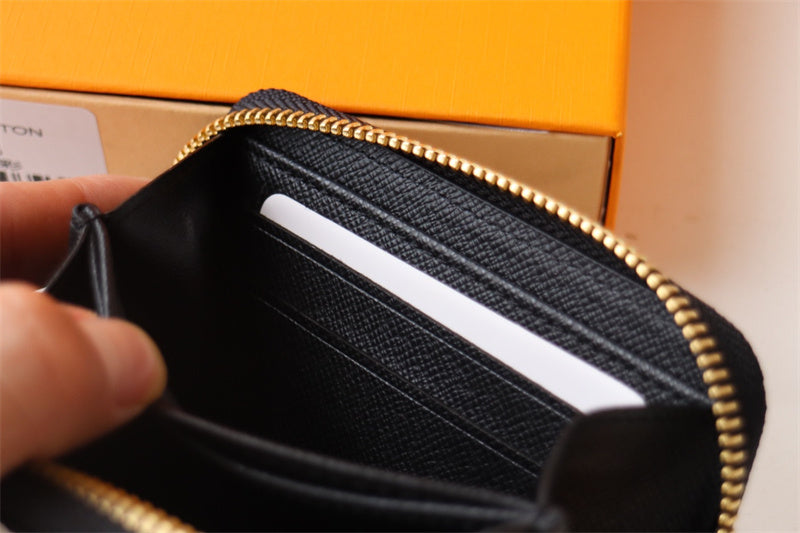  Elegant structured bag front view 7