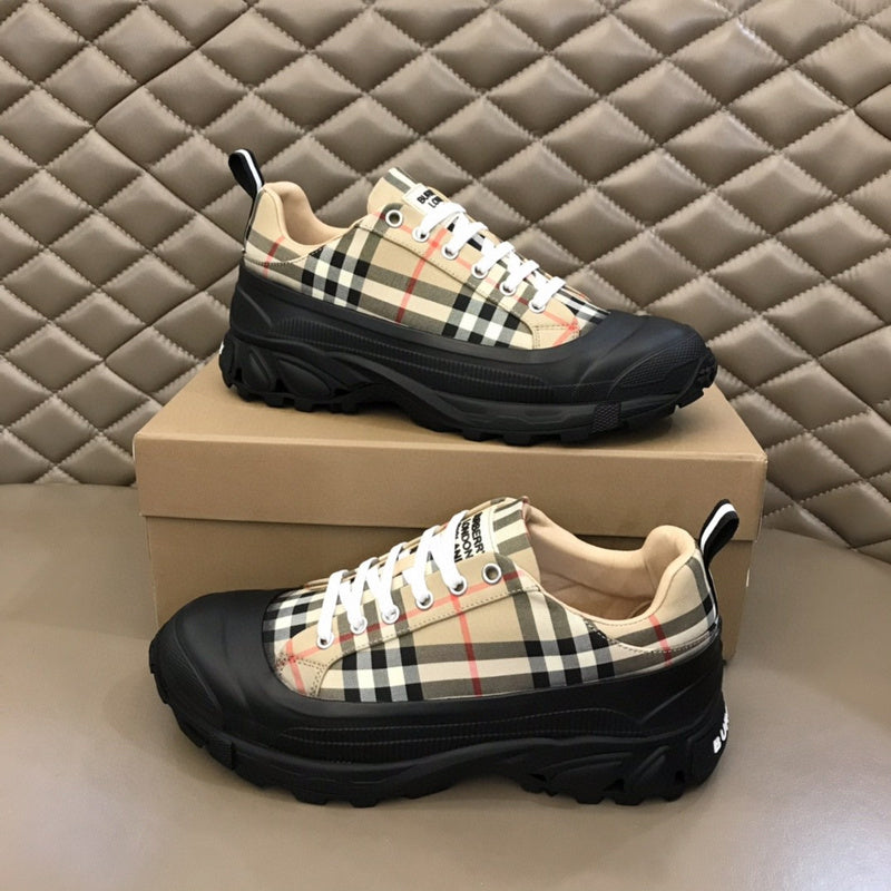 Burberry shoes Style 161 - packaging and accessories