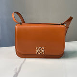 Ziva's Charm handbag – carry view (19cm*6cm*13.5cm)