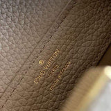 Side profile of modern refined women's handbag – women's designer-style accessory