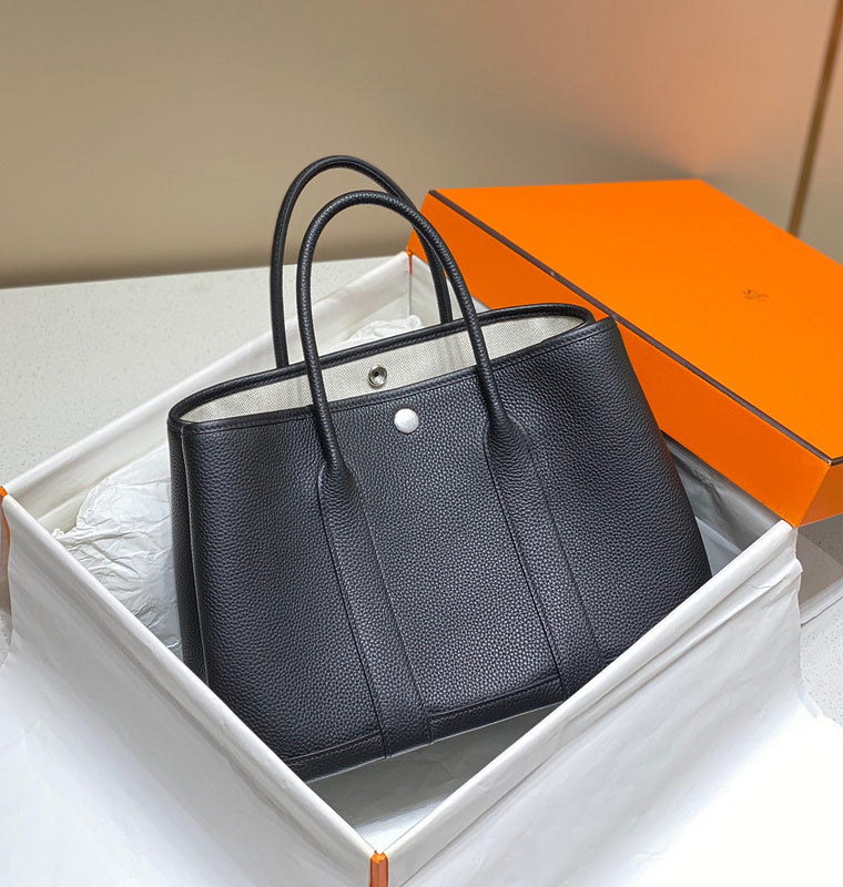Versatile handbag styled for everyday wear