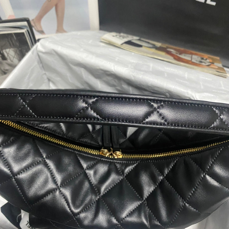 Ziva's Charm handbag – back view (one versatile size)