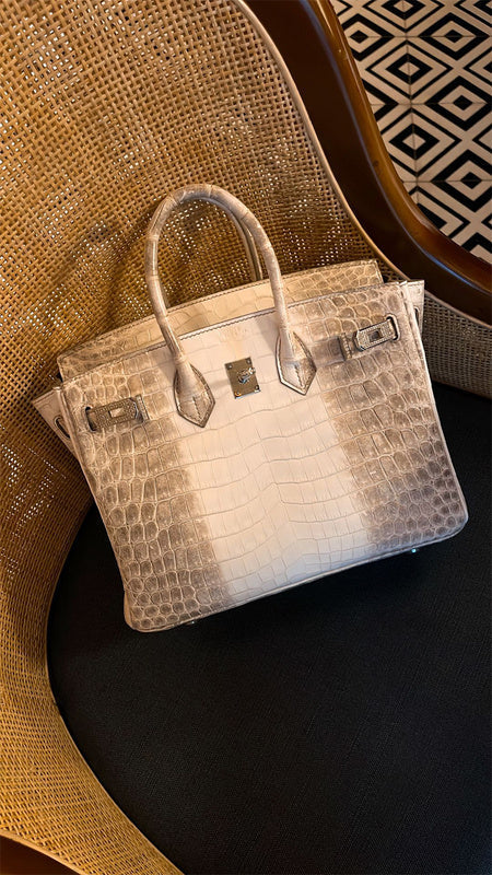  satchel close-up of hardware and finish