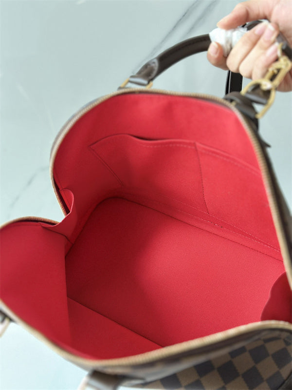  shopper bag interior and compartment view 15