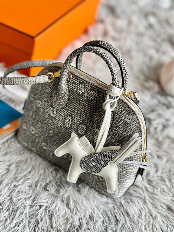  tote bag interior and compartment view 9