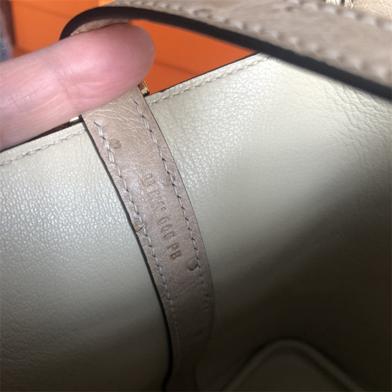  tailored shopper bag detail view showing craftsmanship 8