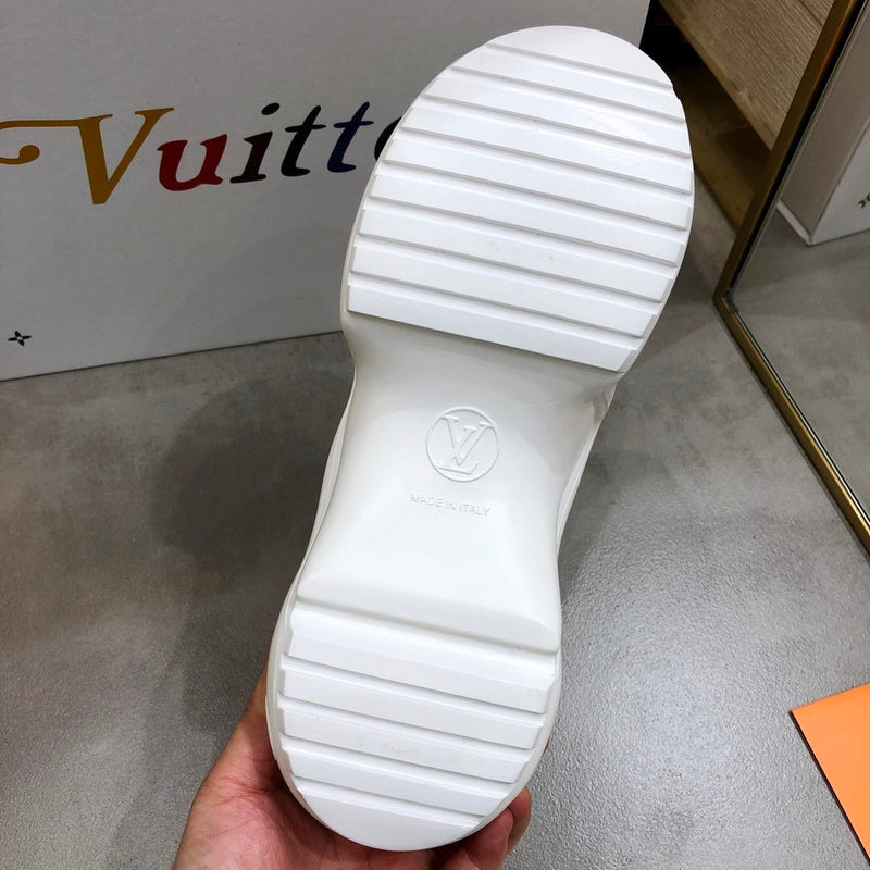 Louis Vuitton shoes Style 292 - logo and branding close-up
