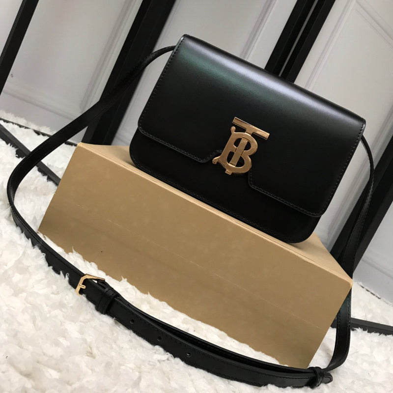 Ziva's Charm handbag – front view (one versatile size)