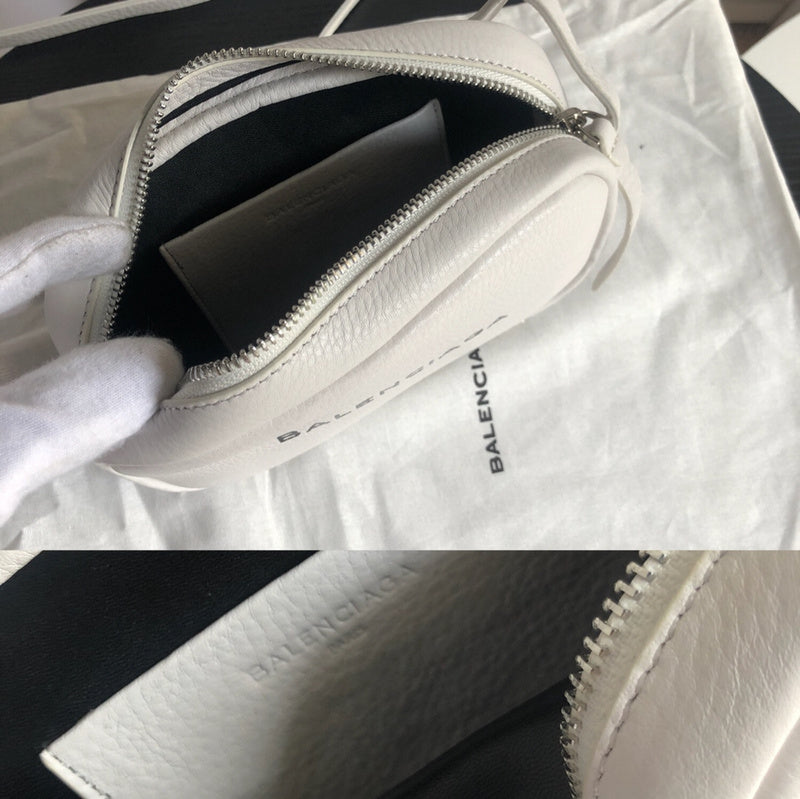 Side profile of refined elevated women's handbag – women's statement bag