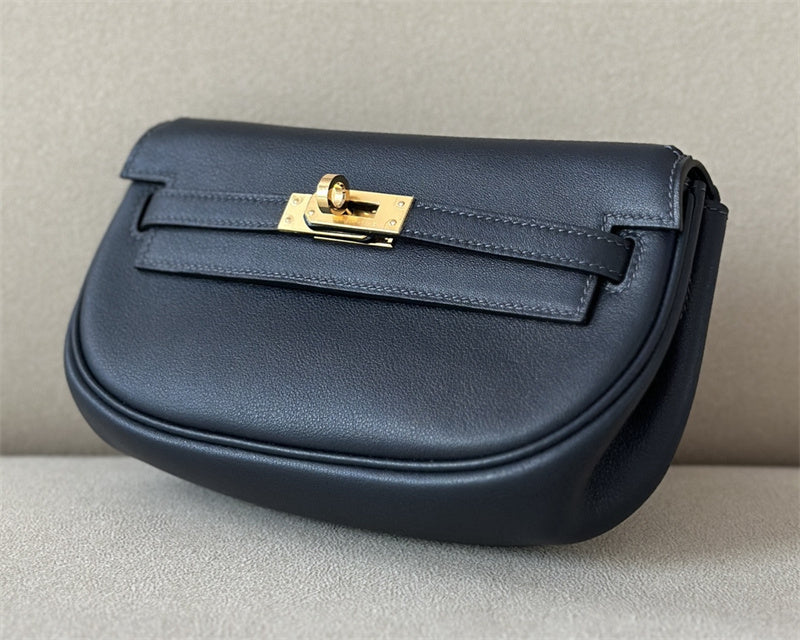 Interior view of effortless premium bag